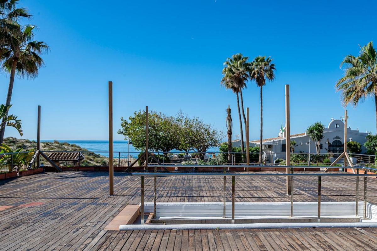 Bright With Swimming Pool And Close To Sea Marbella