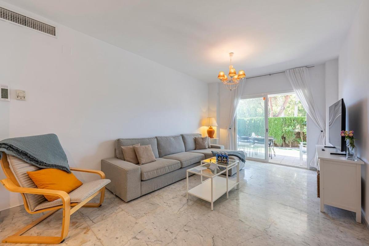 Bright With Swimming Pool And Close To Sea Casa vacanze Marbella