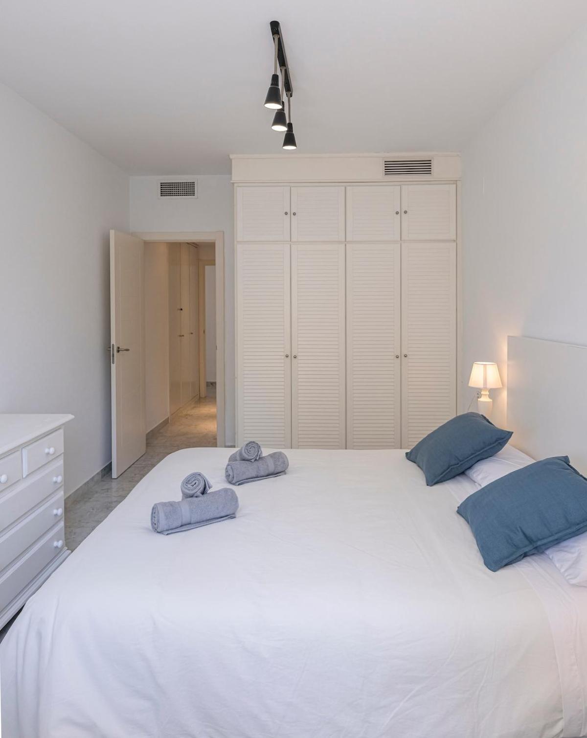 Ferienhaus Bright With Swimming Pool And Close To Sea Marbella