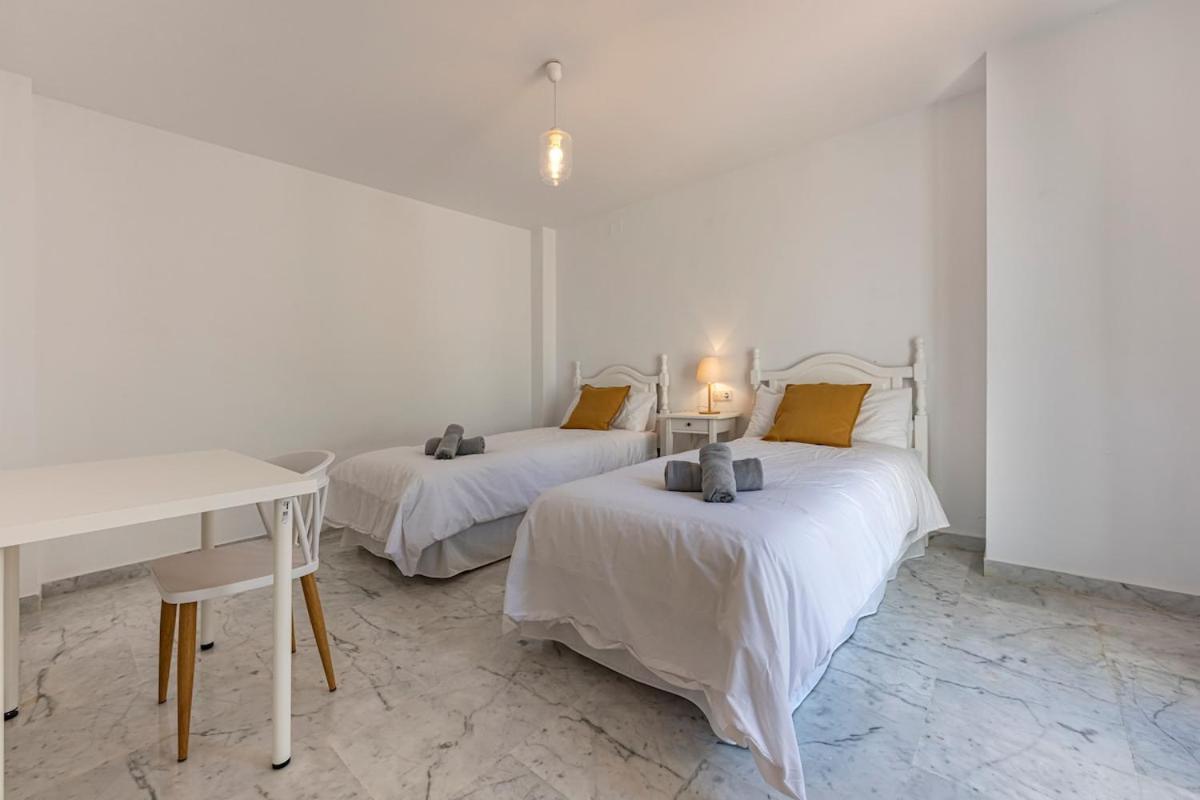 Ferienhaus Bright With Swimming Pool And Close To Sea Marbella