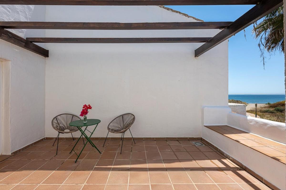 Bright With Swimming Pool And Close To Sea Ferienhaus *